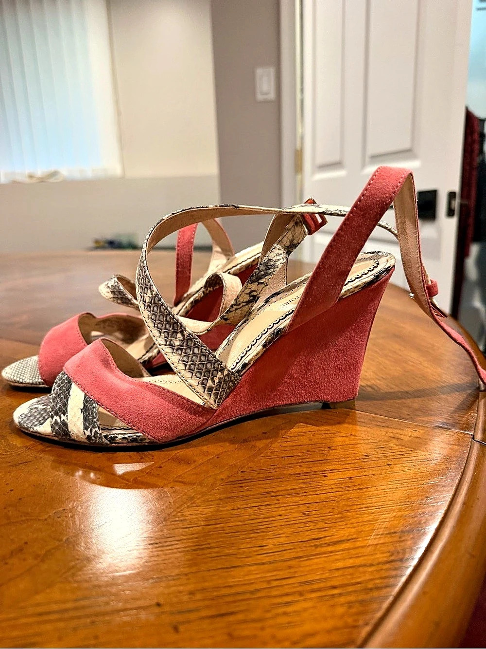 Pour La Victoire Wedge Sandals Animal Print in Pink US 8.5